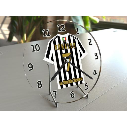 Cristiano Ronaldo 7 - Juventus FC Football Team Shirt Clock - Legend Edition
